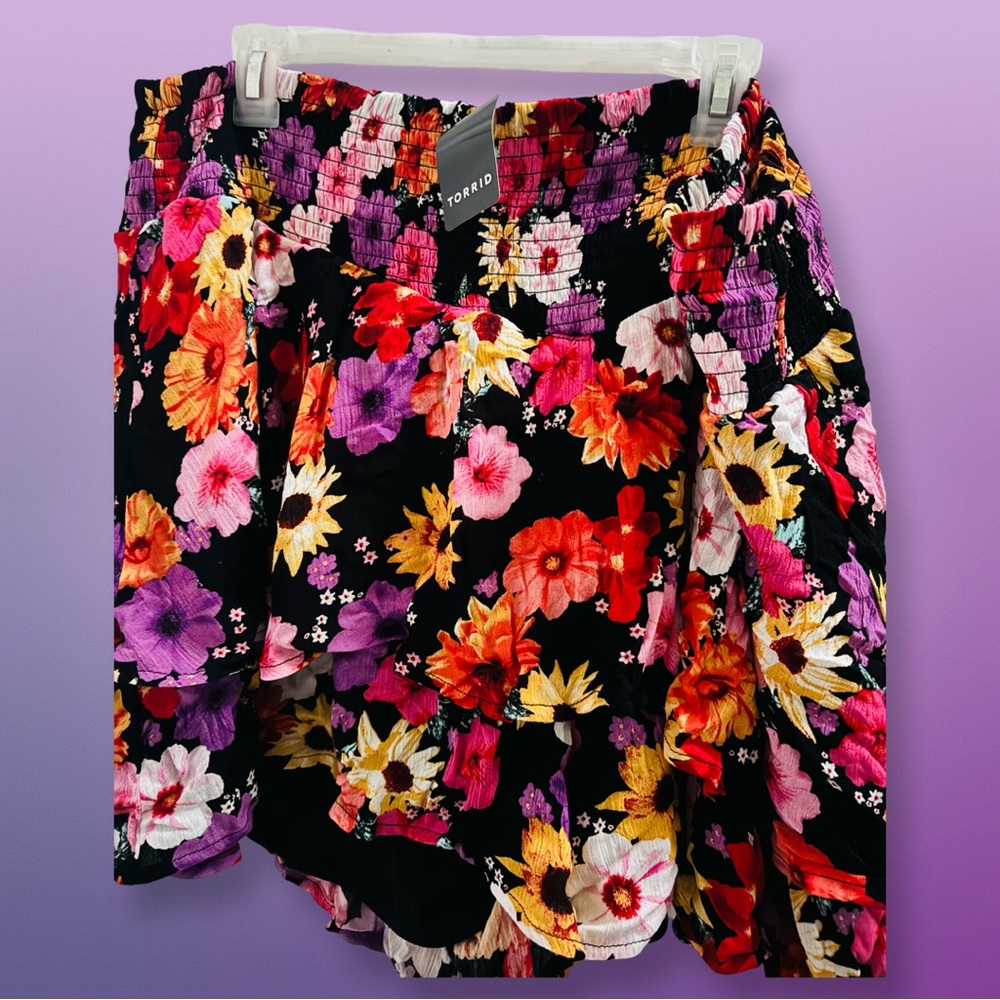 Torrid Floral Shorts - Picture 2 of 5